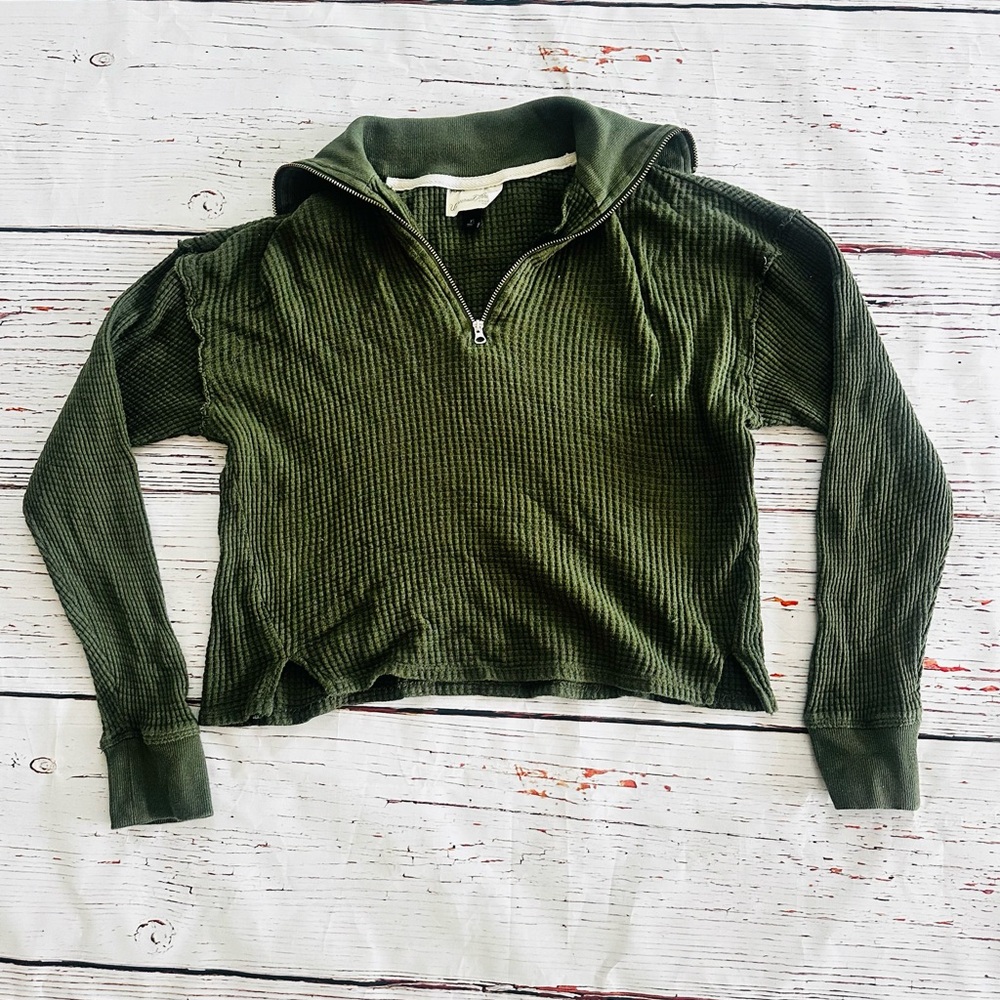 Olive Green Waffle Knit quarter zip! Size XS